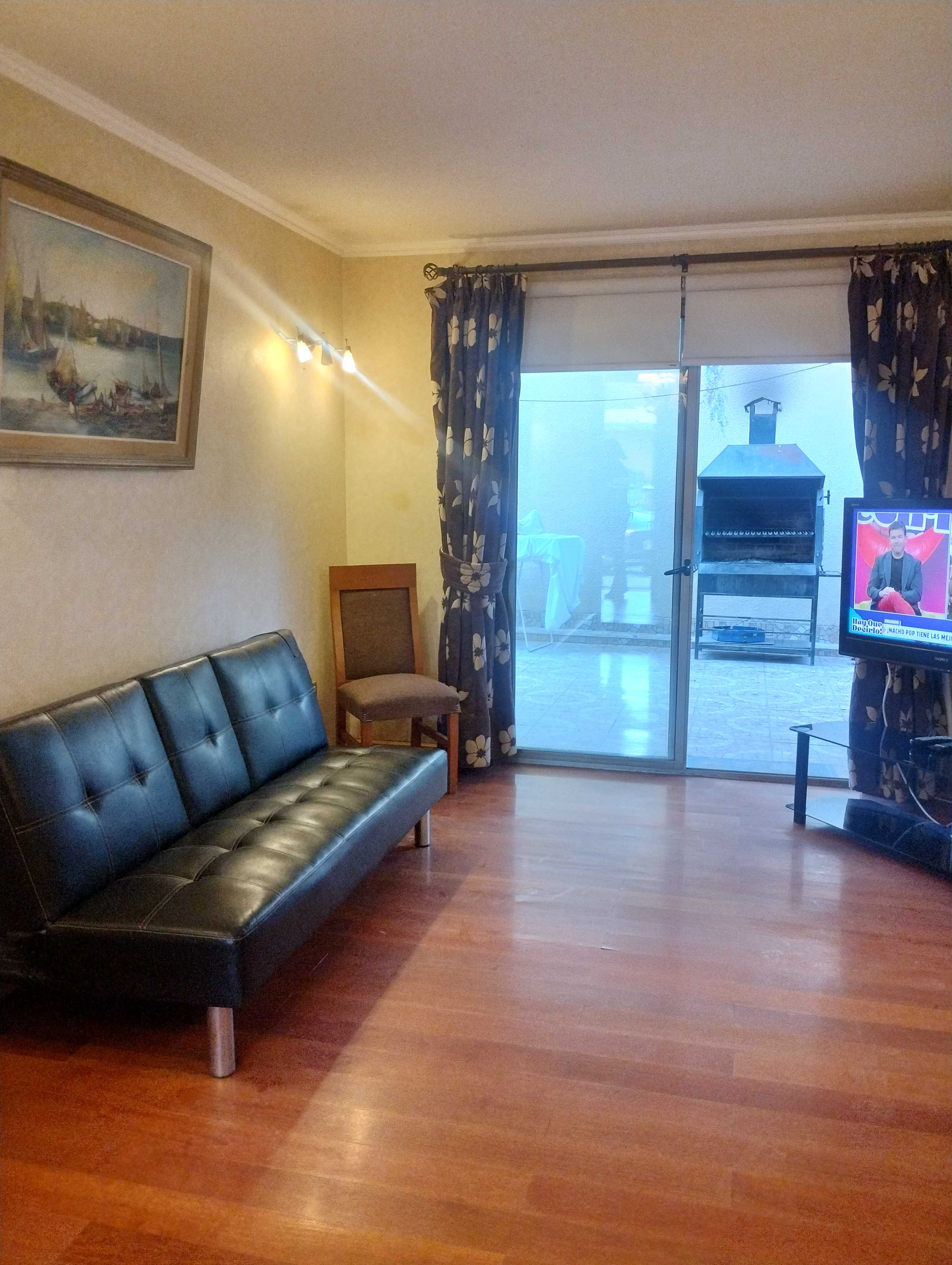 Amplia Casa Moderna en Condominio Barcelona 