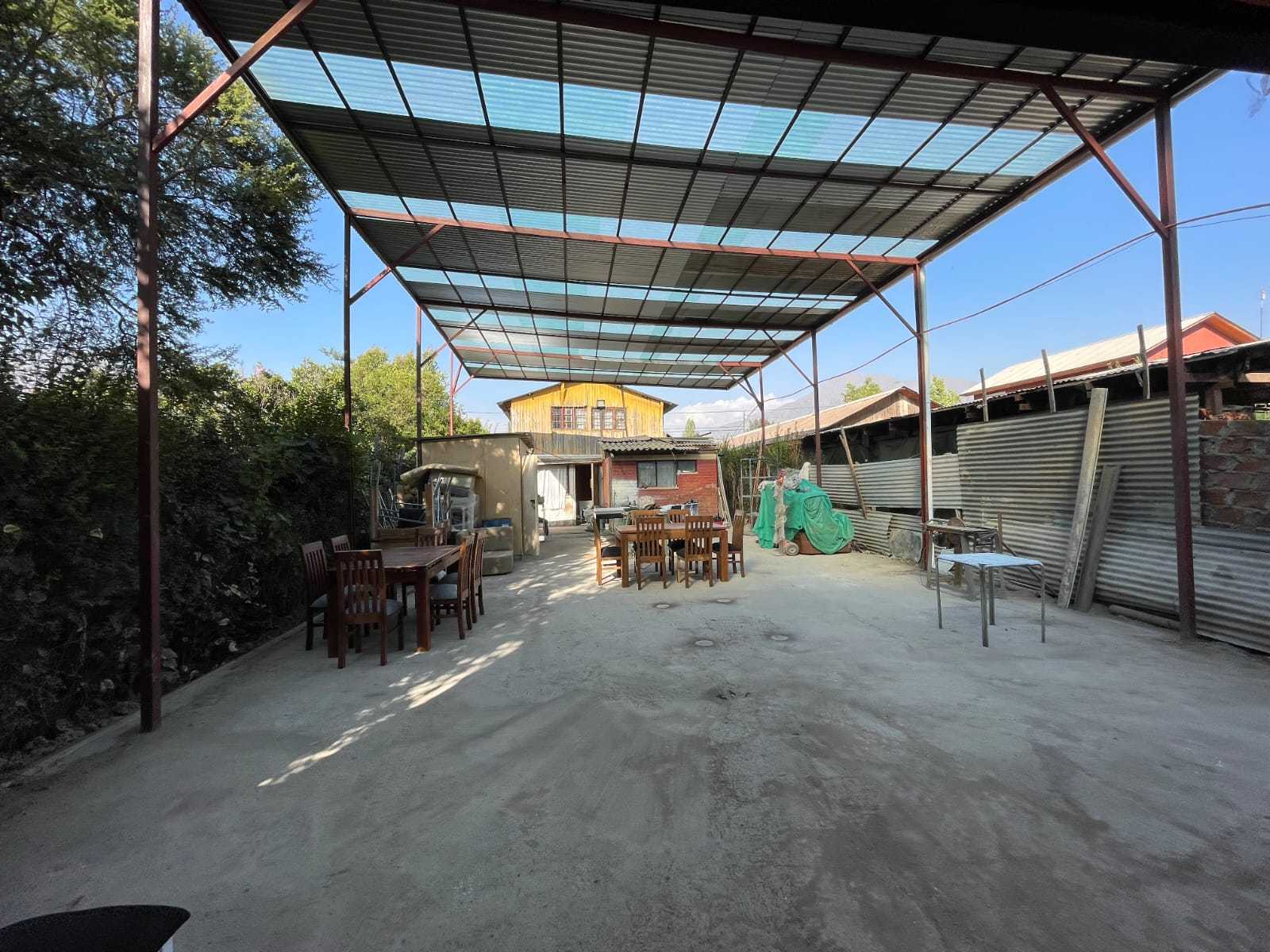 Gran Oportunidad de Casa con 2 Galpones
