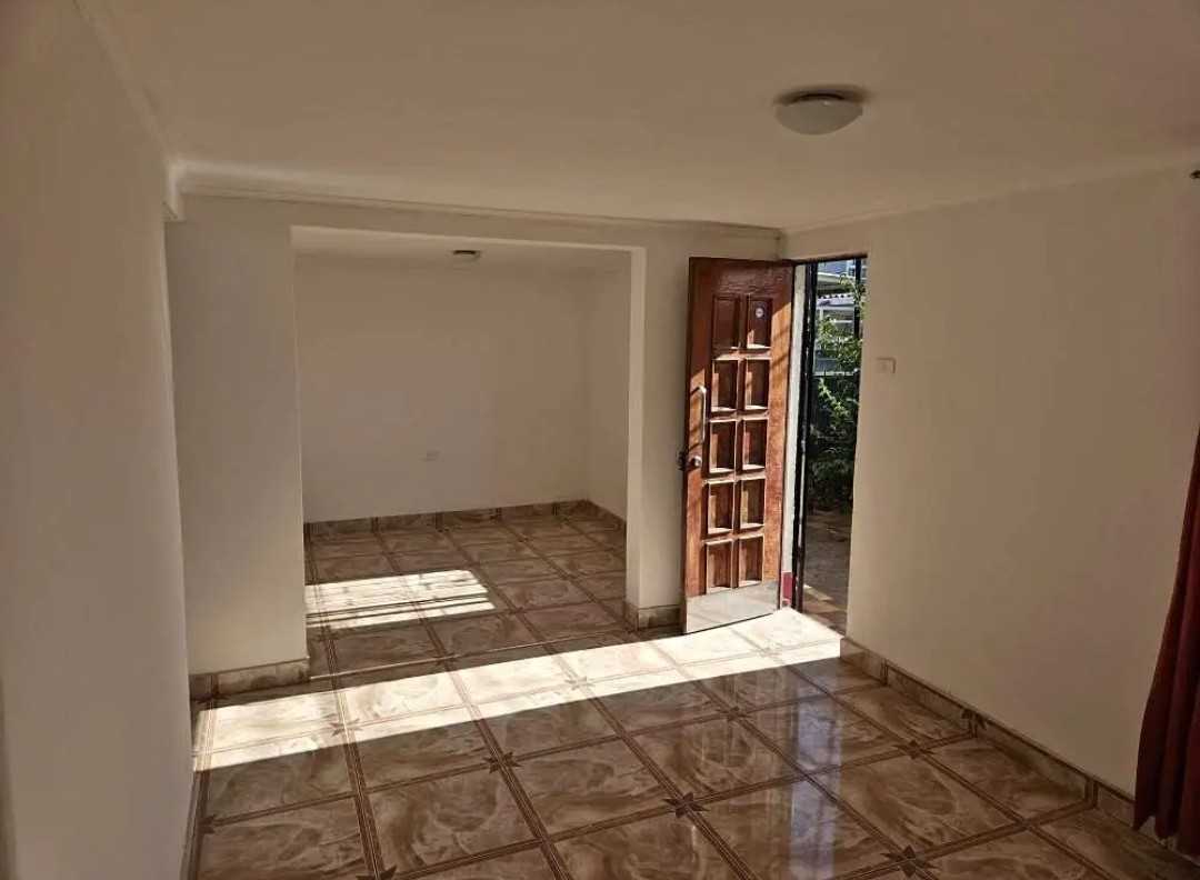 Casa Espaciosa con Gran Jardín
