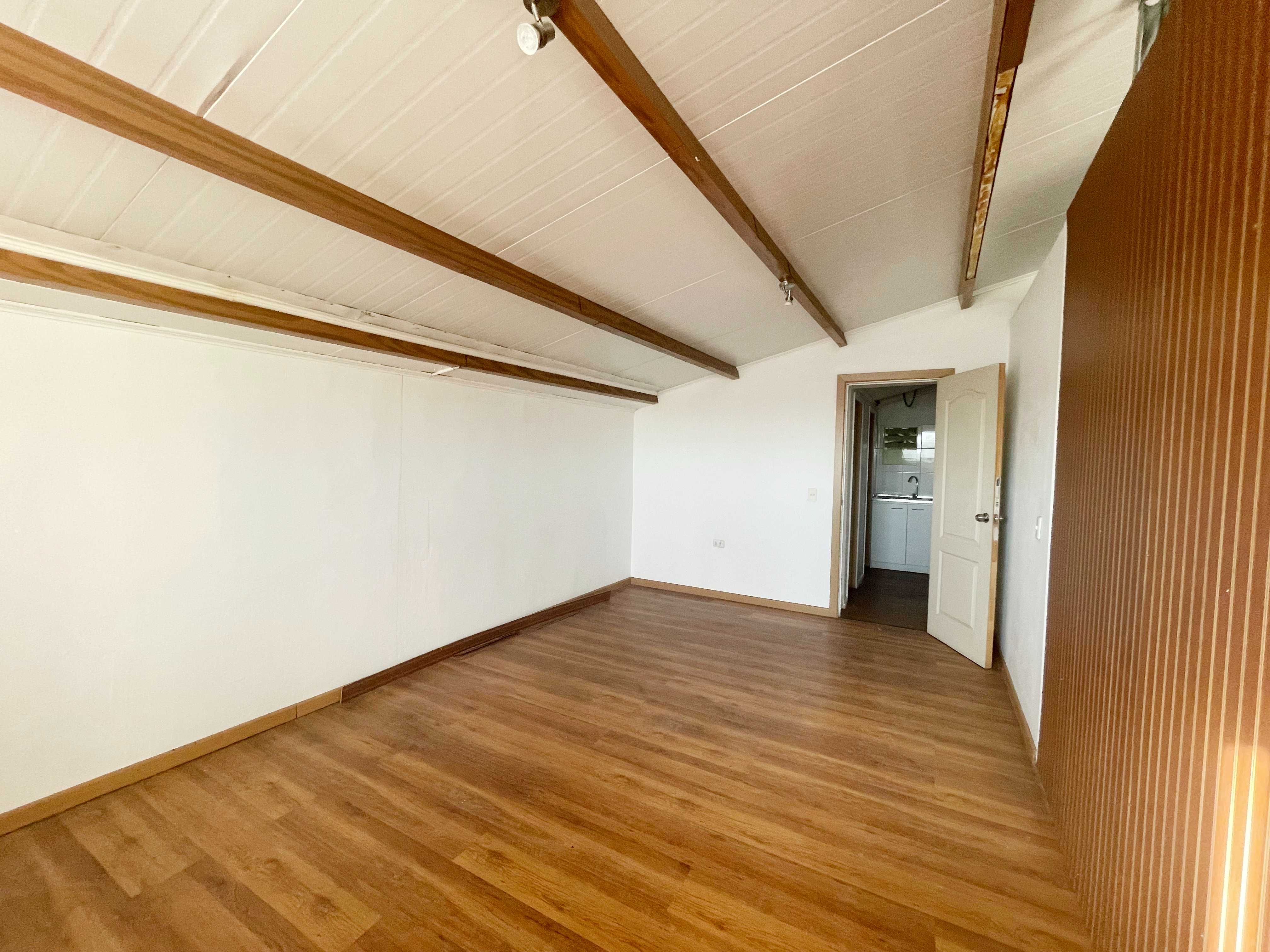 Bodega con Oficinas en Santiago Centro